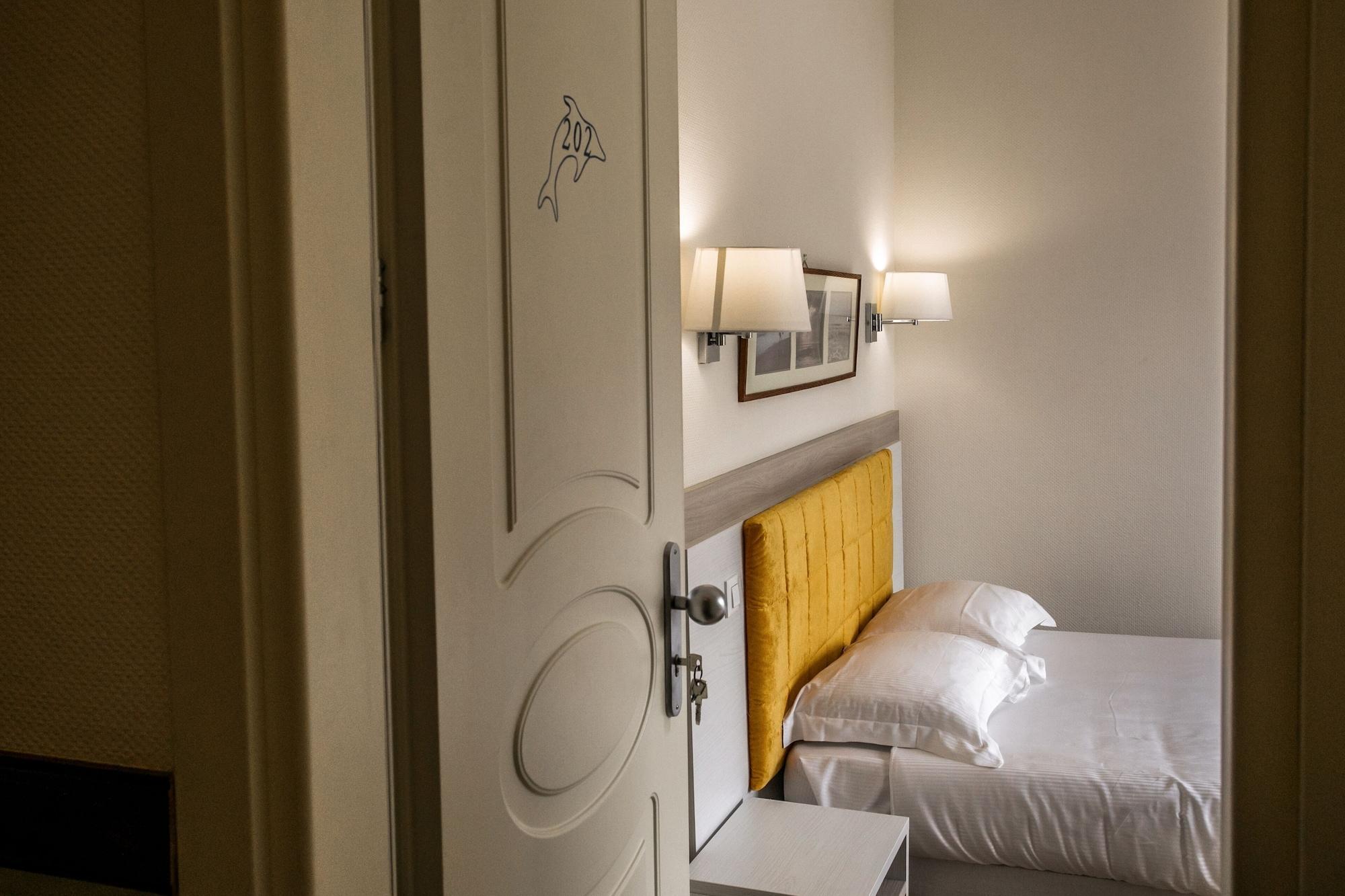 Le Dauphin Hotel 3*